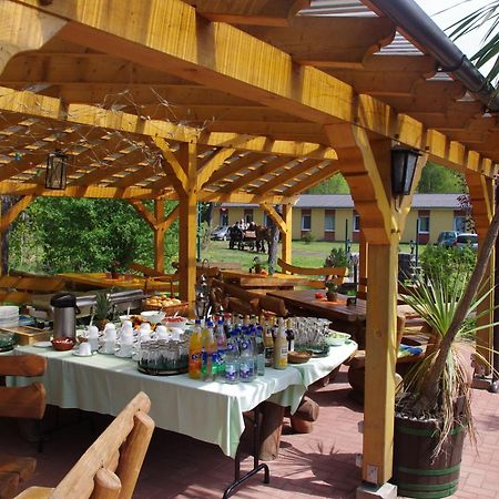 Hostel Waldhaus Am Ferienpark Mirow -Zimmer Du Wc Екстериор снимка