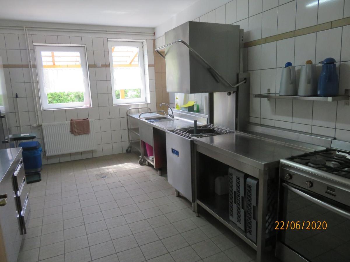 Hostel Waldhaus Am Ferienpark Mirow -Zimmer Du Wc Екстериор снимка