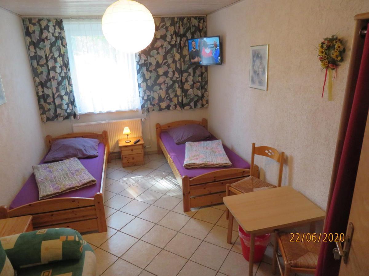 Hostel Waldhaus Am Ferienpark Mirow -Zimmer Du Wc Екстериор снимка