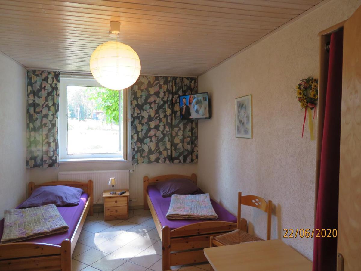 Hostel Waldhaus Am Ferienpark Mirow -Zimmer Du Wc Екстериор снимка